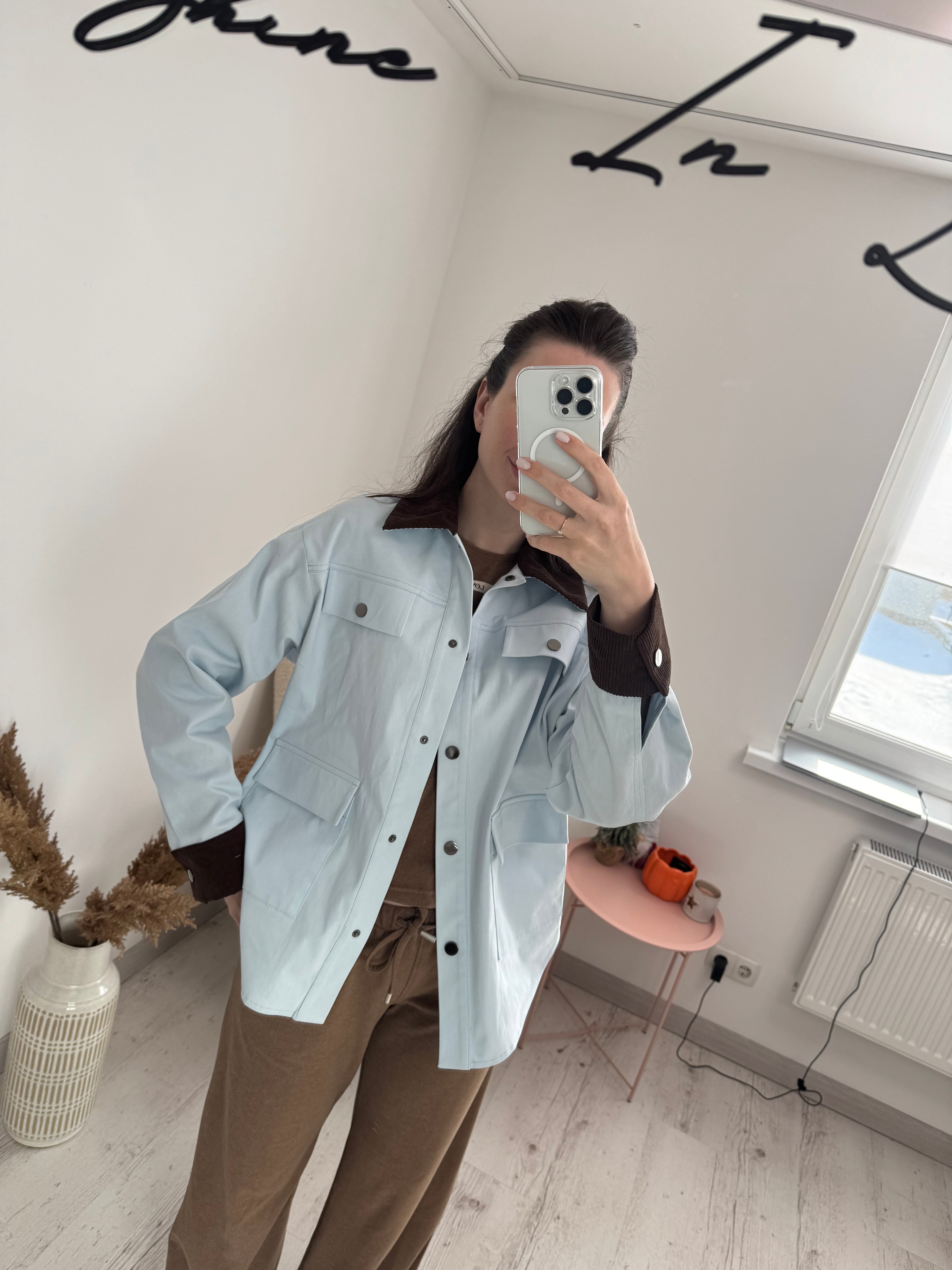 Трендова котонова сорочка в блакитному кольорі