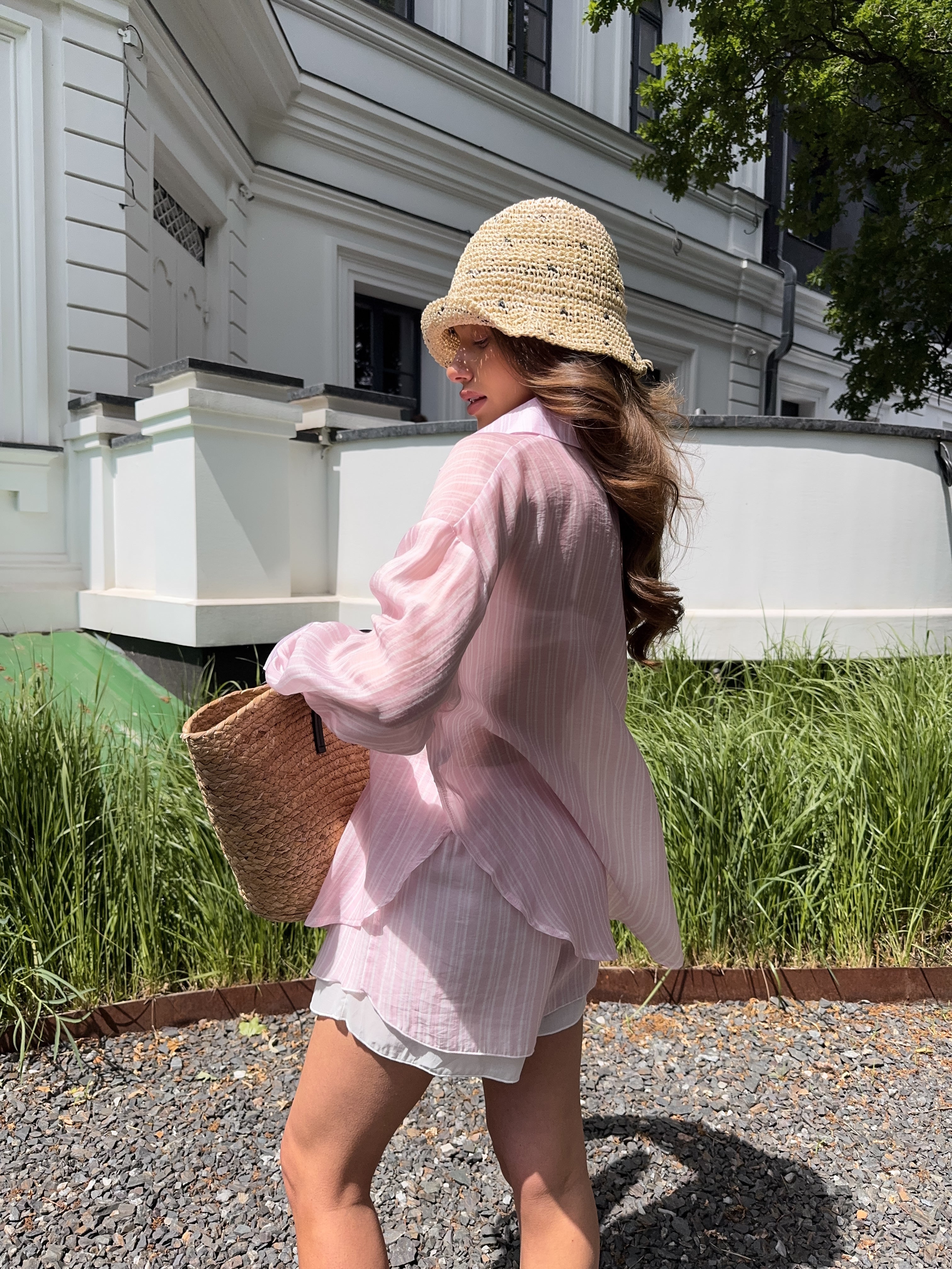Костюм з шортами з тенселу в рожевому кольорі