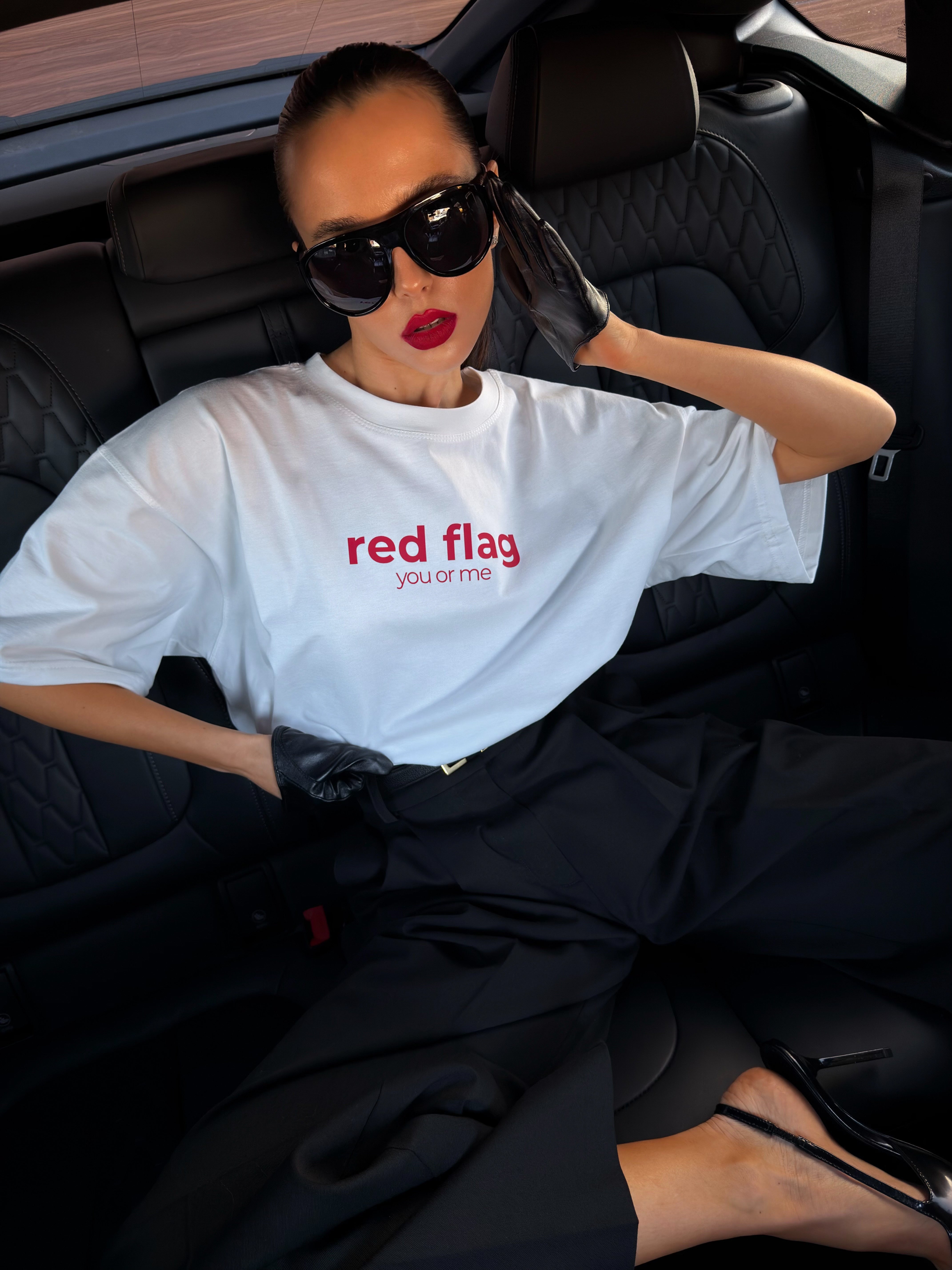 Футболка молочна з принтом