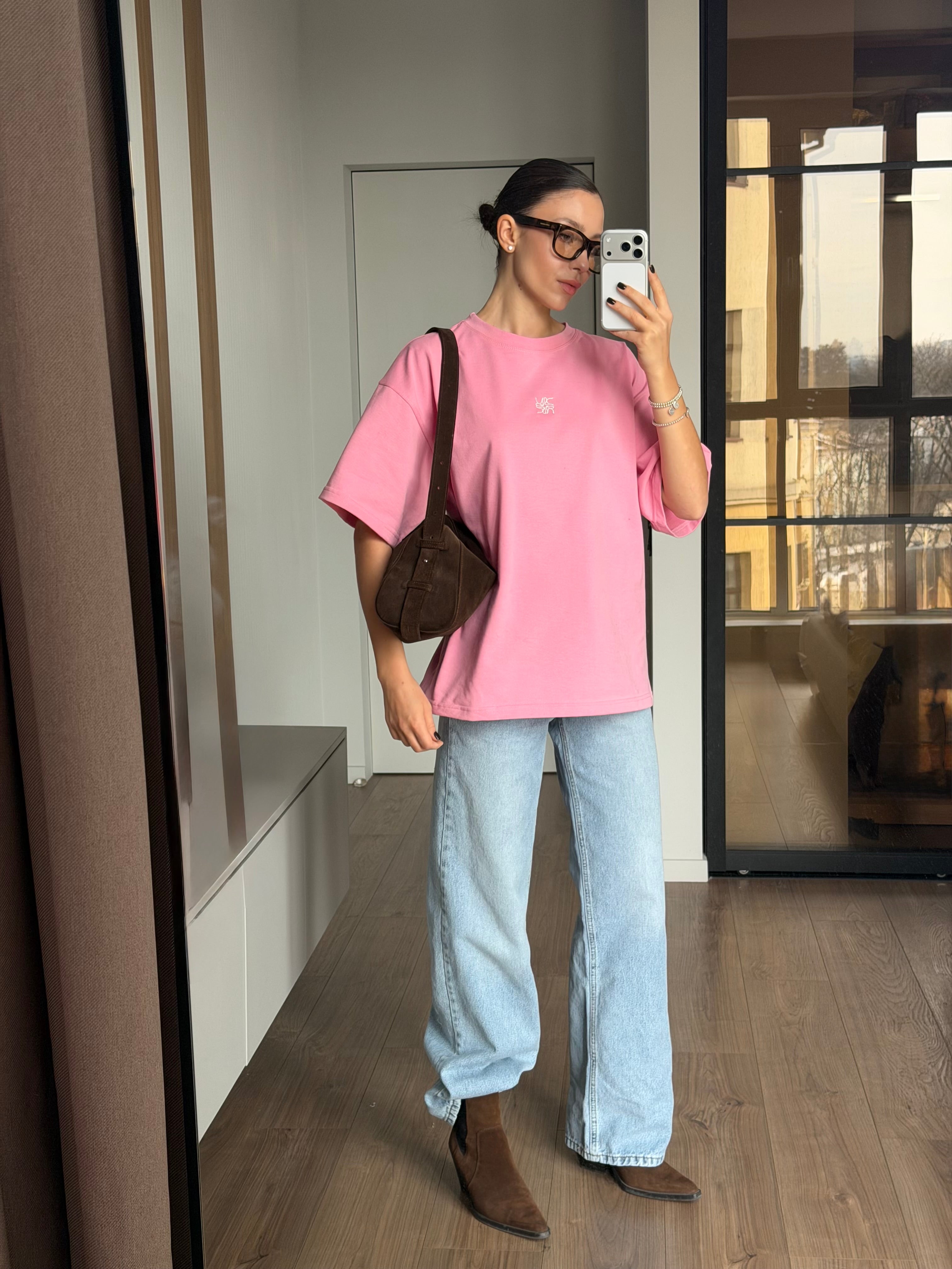 Рожева футболка з велюр ефектом