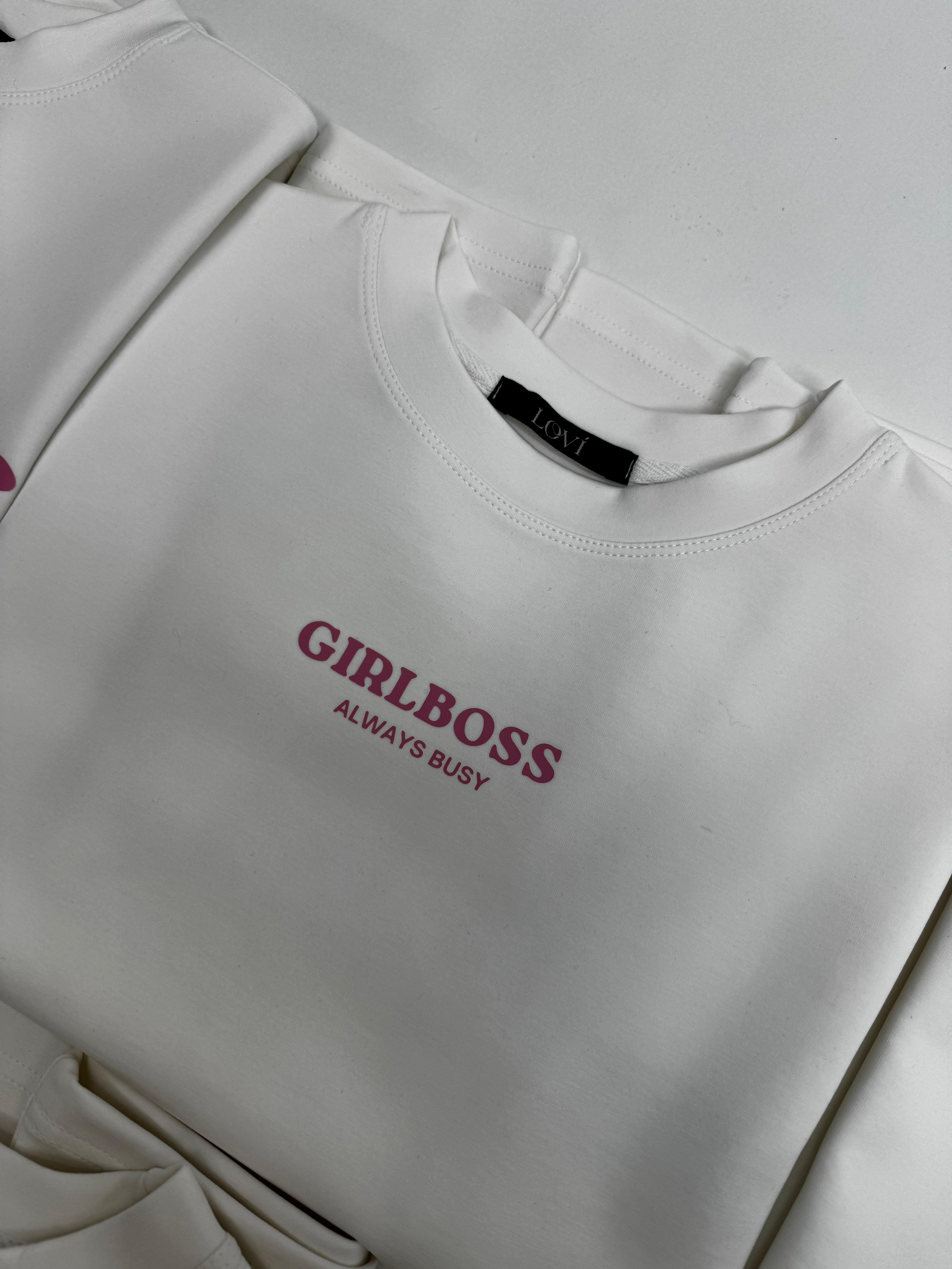 Молочна футболка з куліру GIRLBOSS