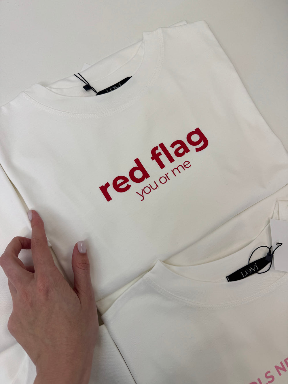 Футболка молочна з принтом