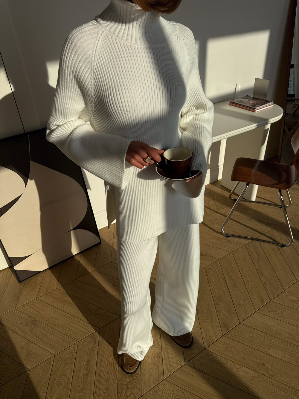 Трикотажний костюм в молочному кольорі