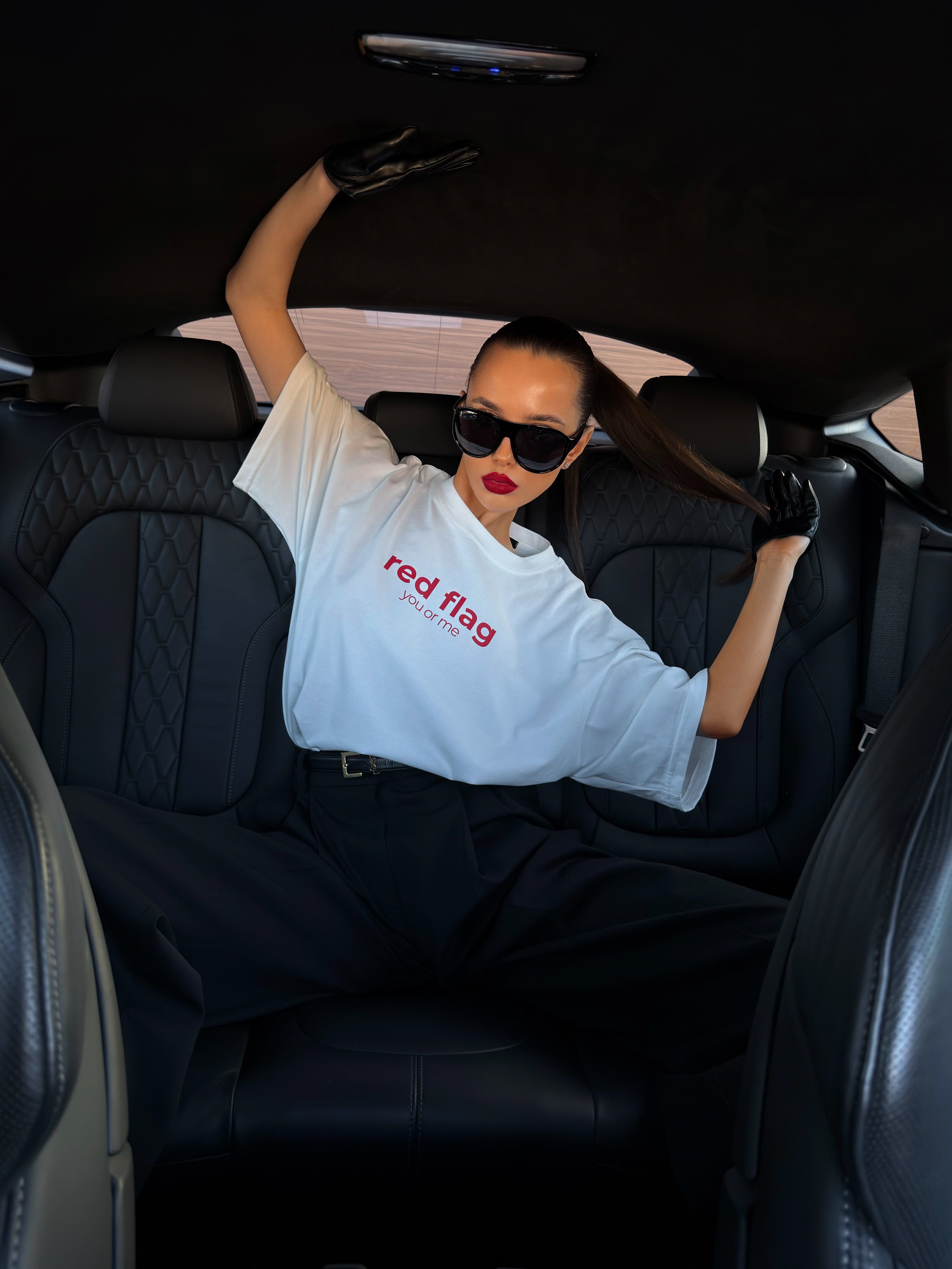 Футболка молочна з принтом