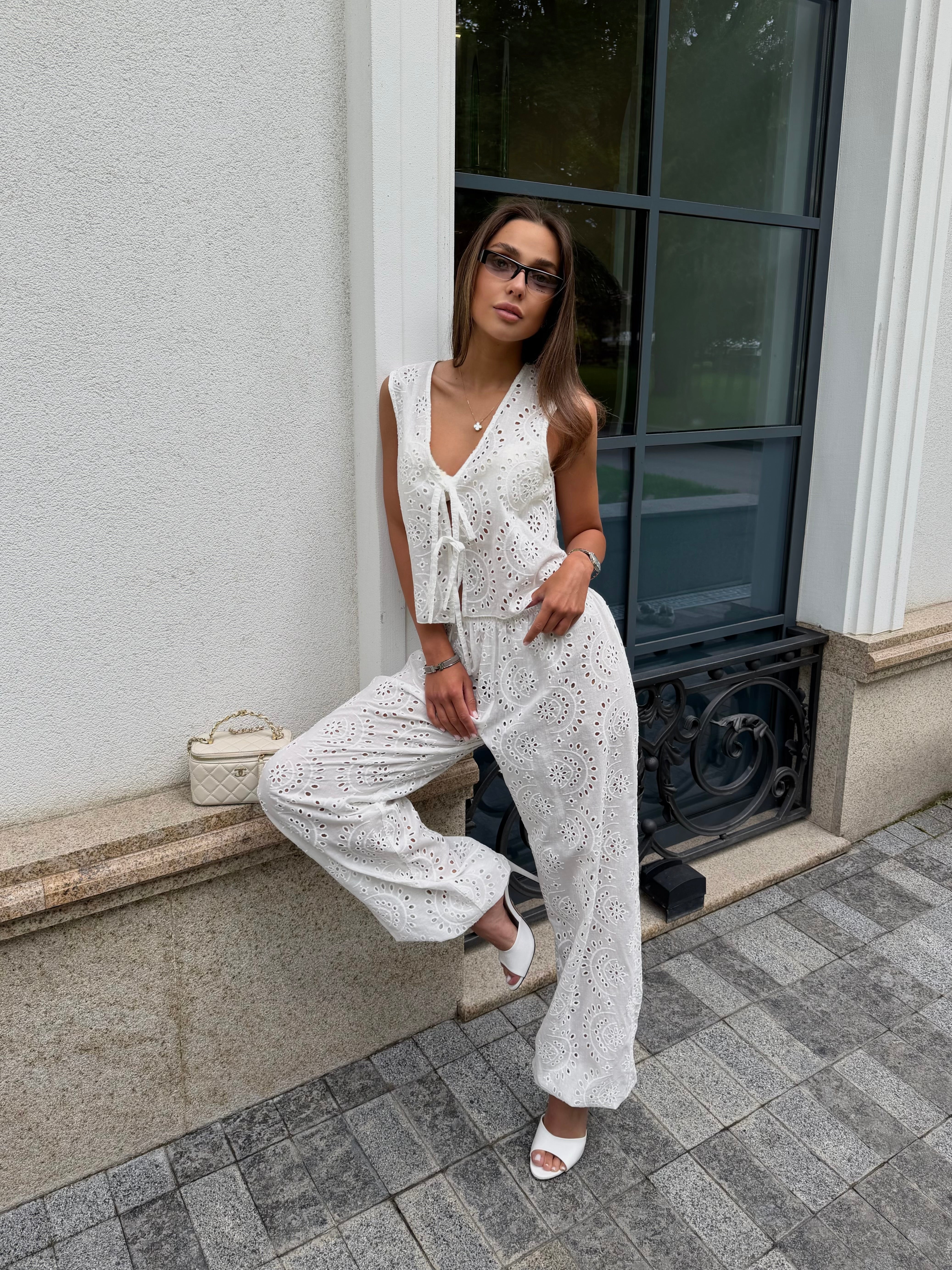 Костюм з прошви з брюками-аладінами