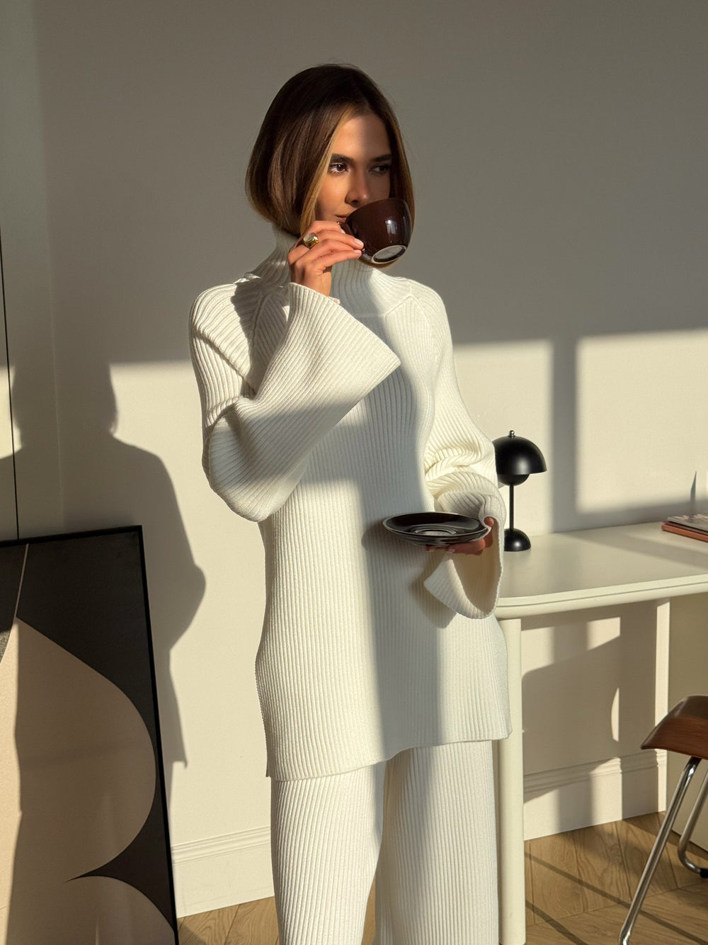 Трикотажний костюм в молочному кольорі