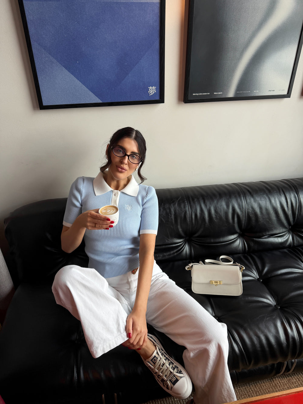 Поло з плечиками в блакитному кольорі