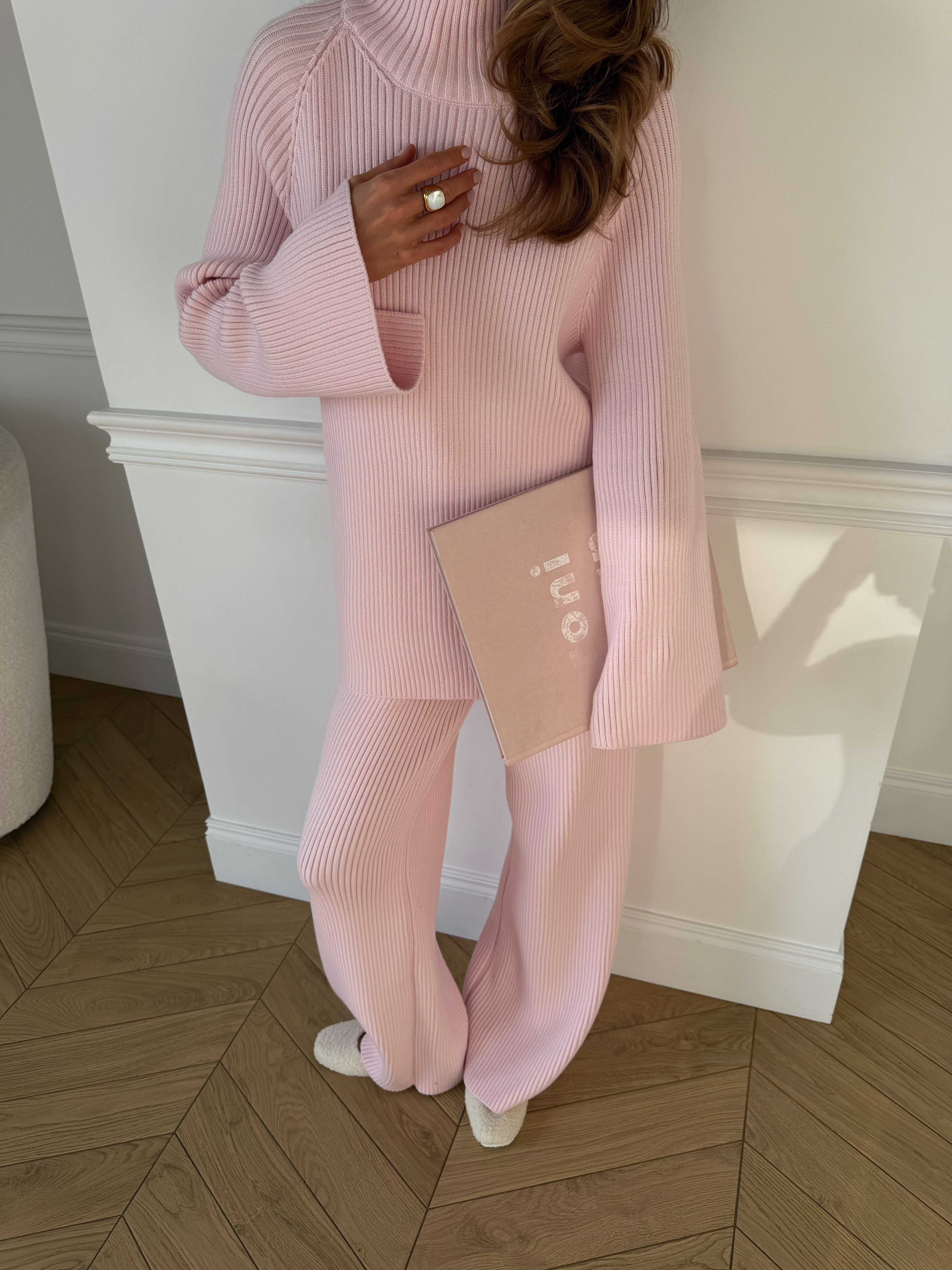 Трикотажний костюм в рожевому кольорі