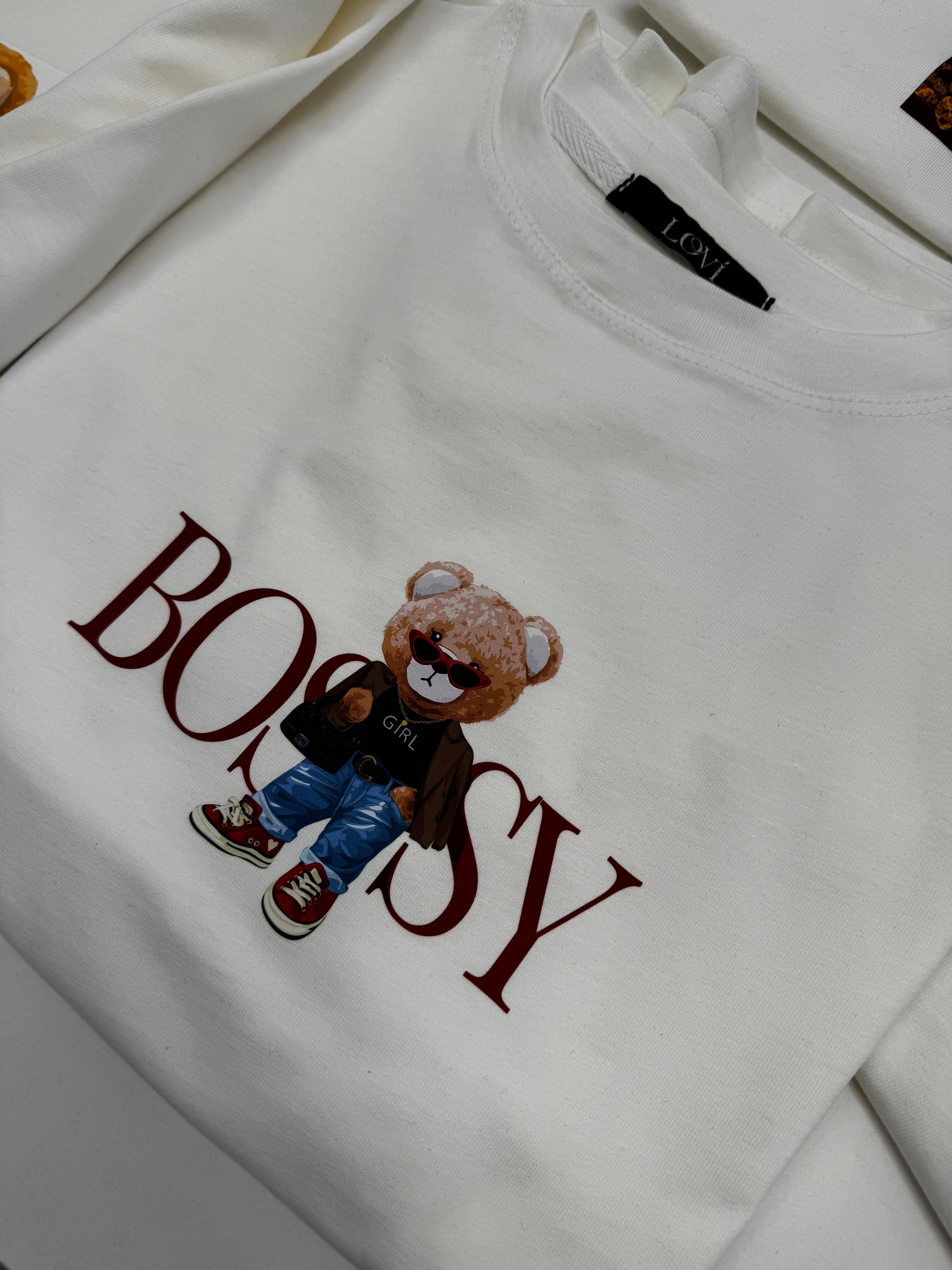 Молочна футболка з принтом BOSSY з куліру