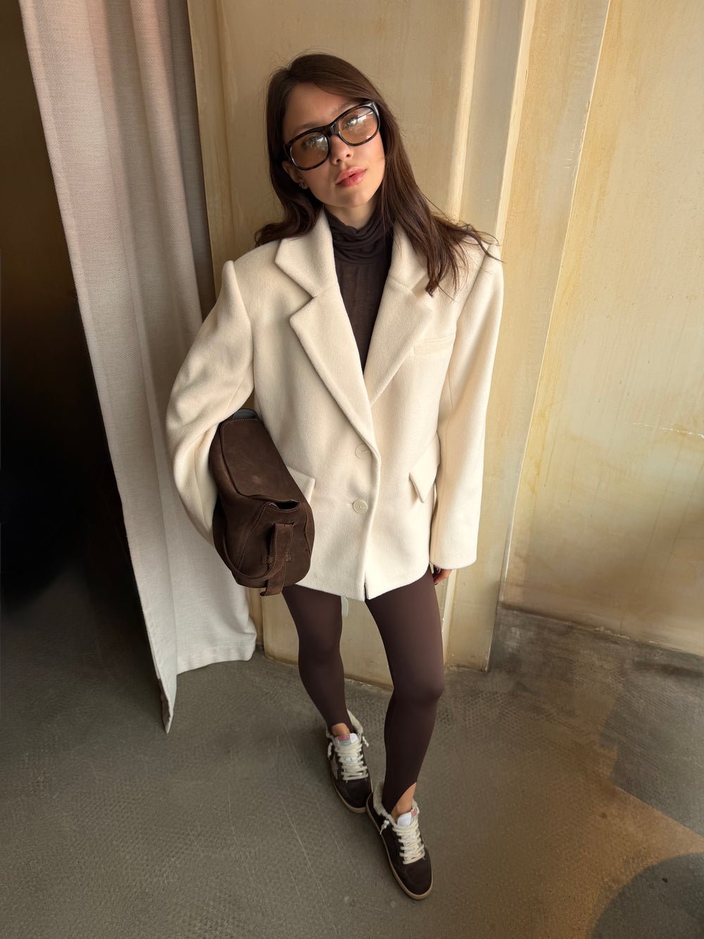 Пальто-піджак в молочному кольорі