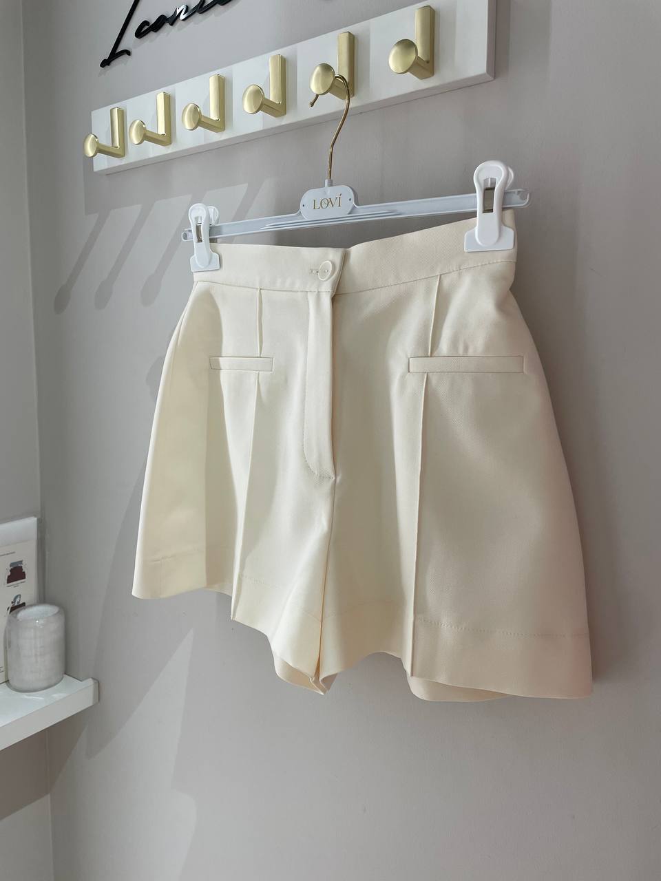 Шорти в молочному кольорі