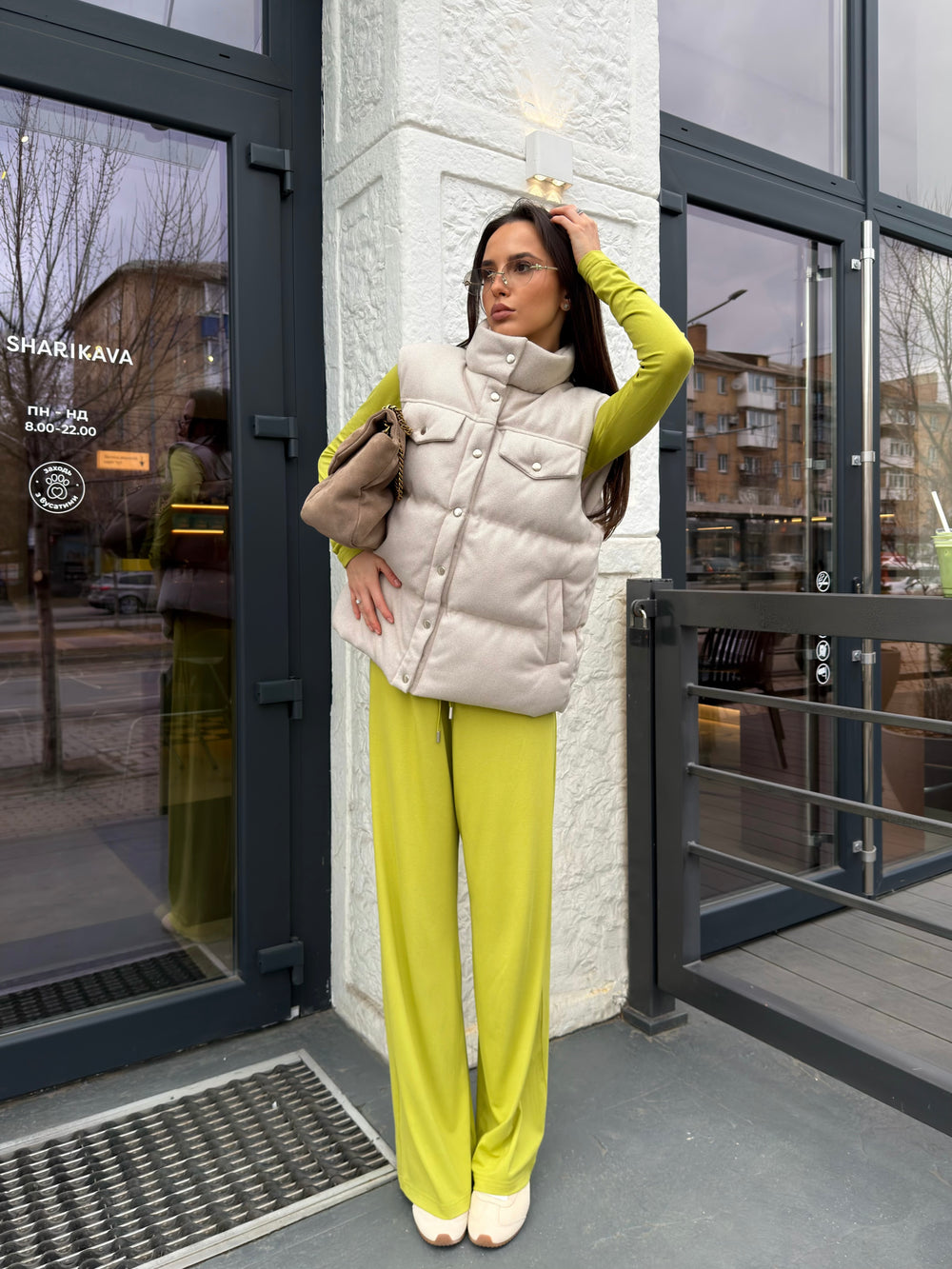 Жилет з кашеміру в кольорі беж