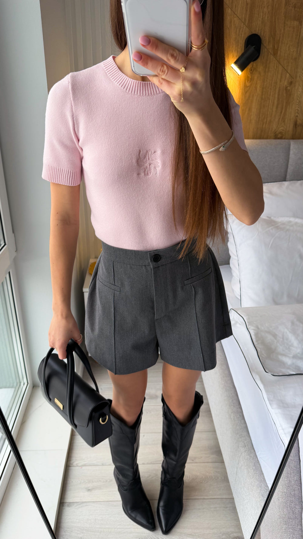 Футболка рожева з вишивкою