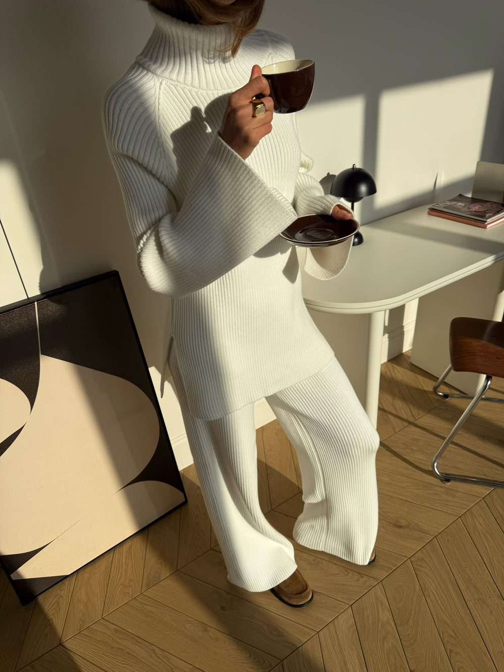 Трикотажний костюм в молочному кольорі