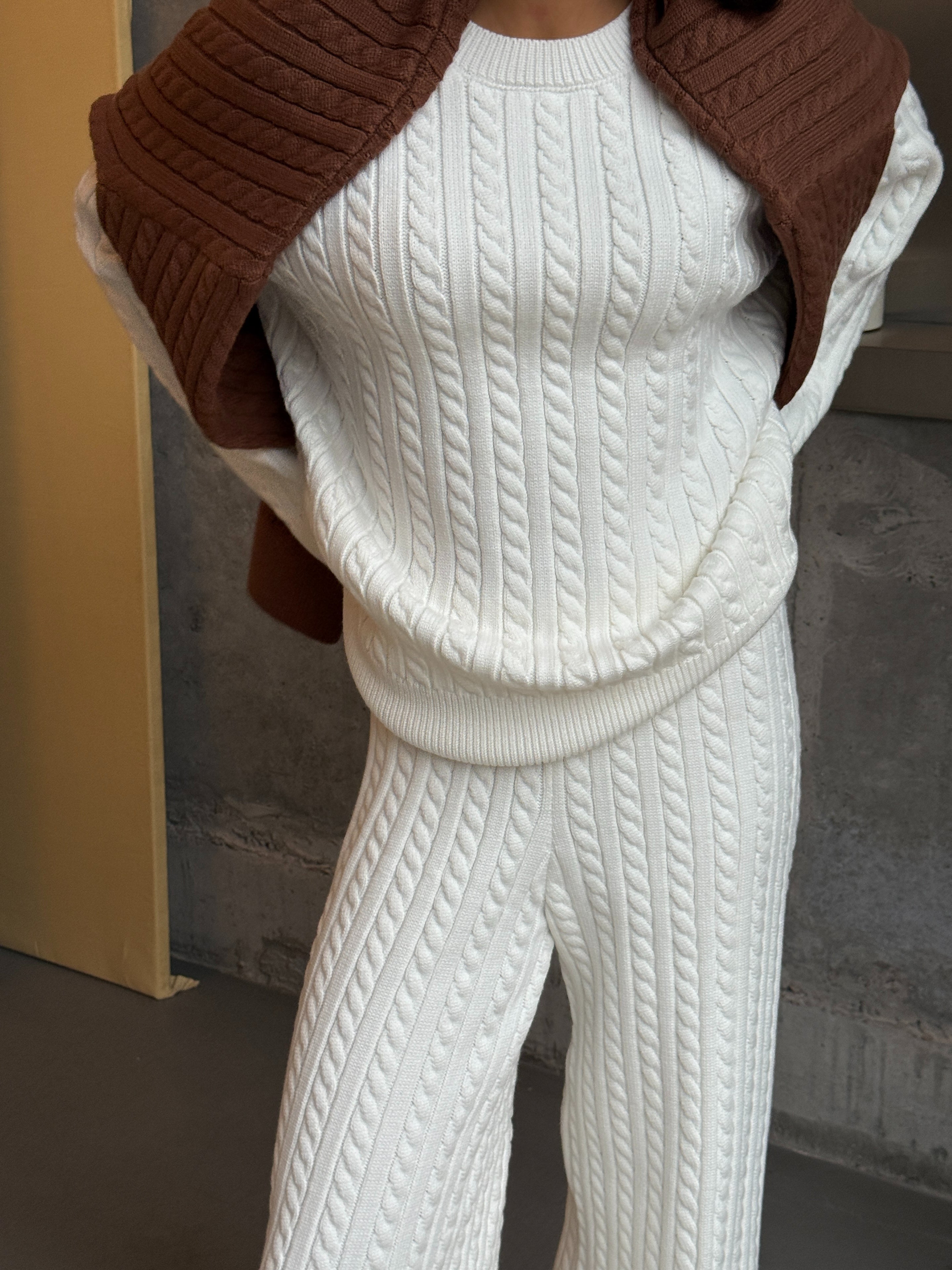 Костюм косичка молочного кольору