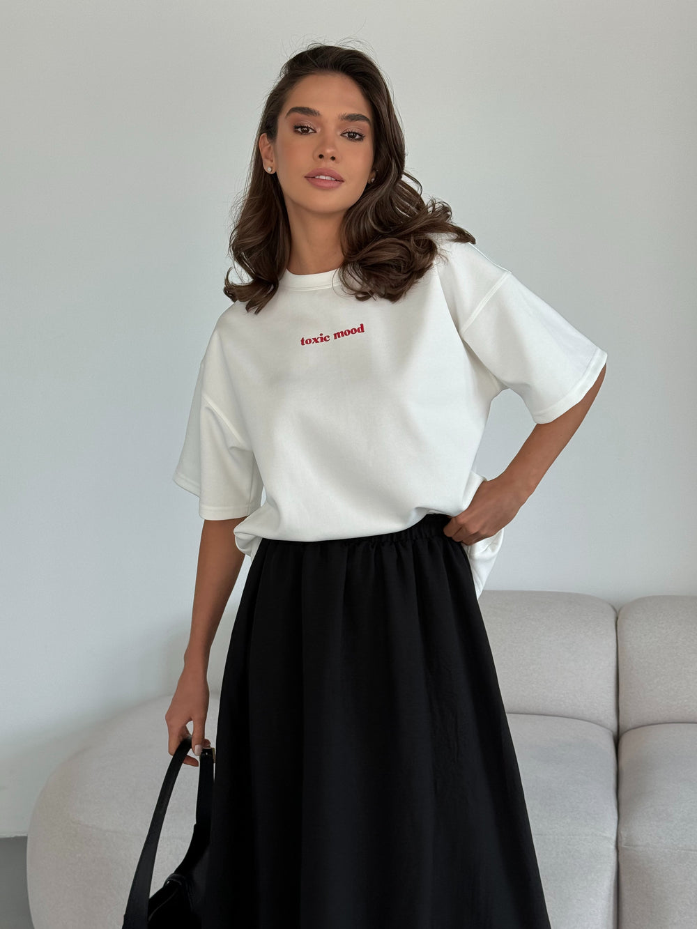 Футболка молочна з принтом