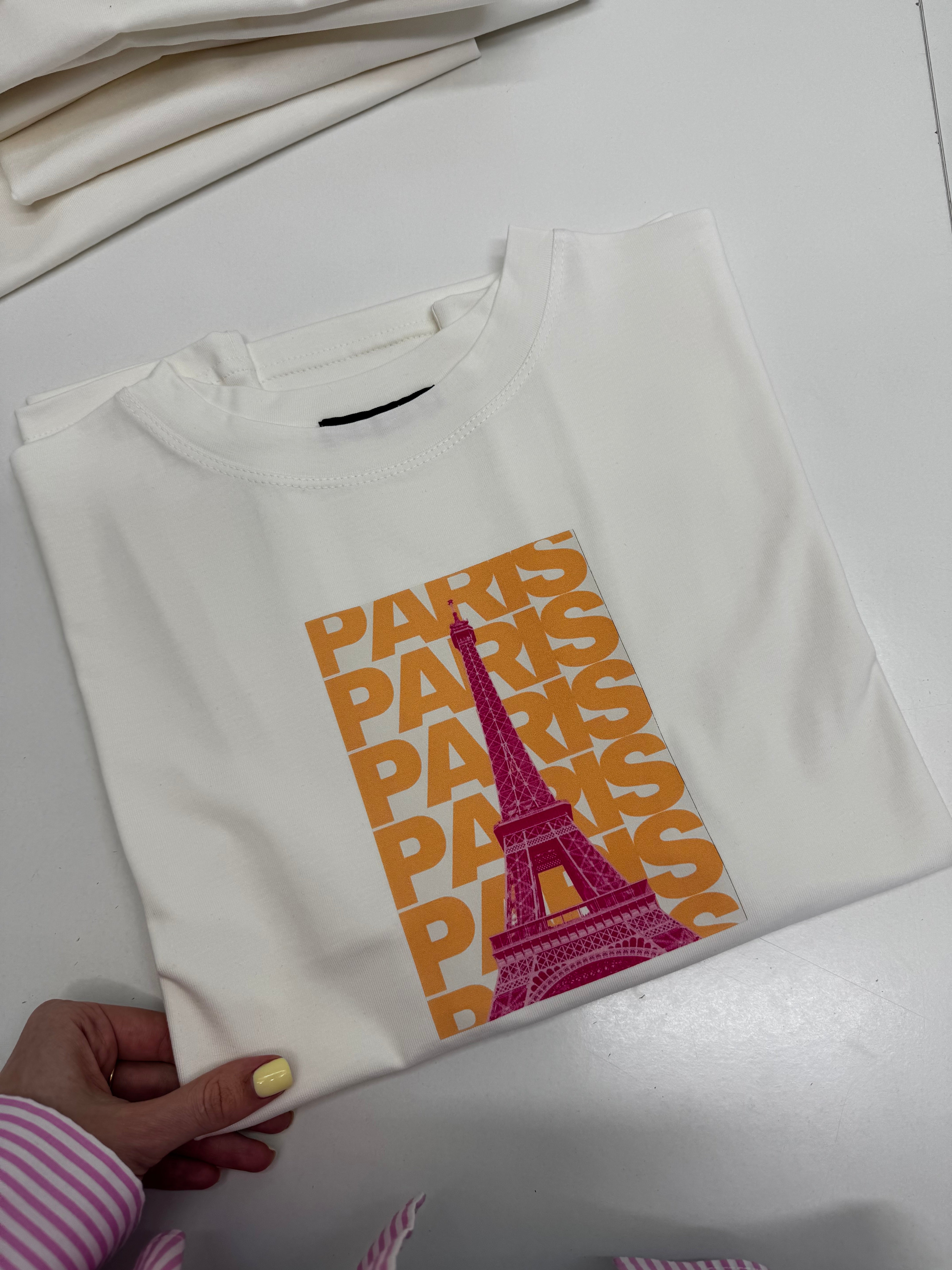 Молочна футболка з куліру з принтом Paris