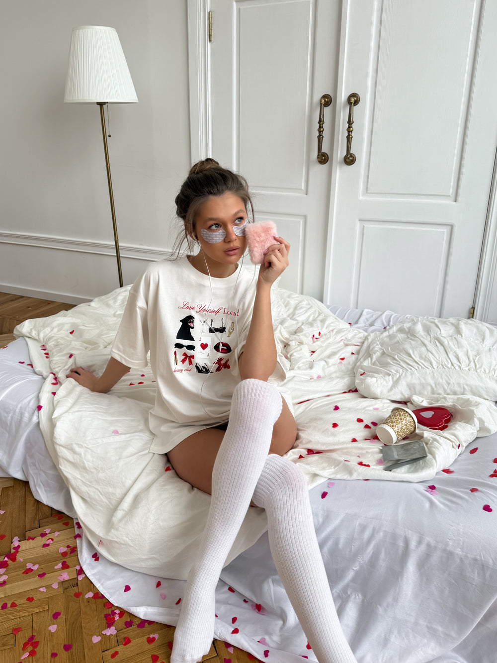 Футболка молочна з принтом