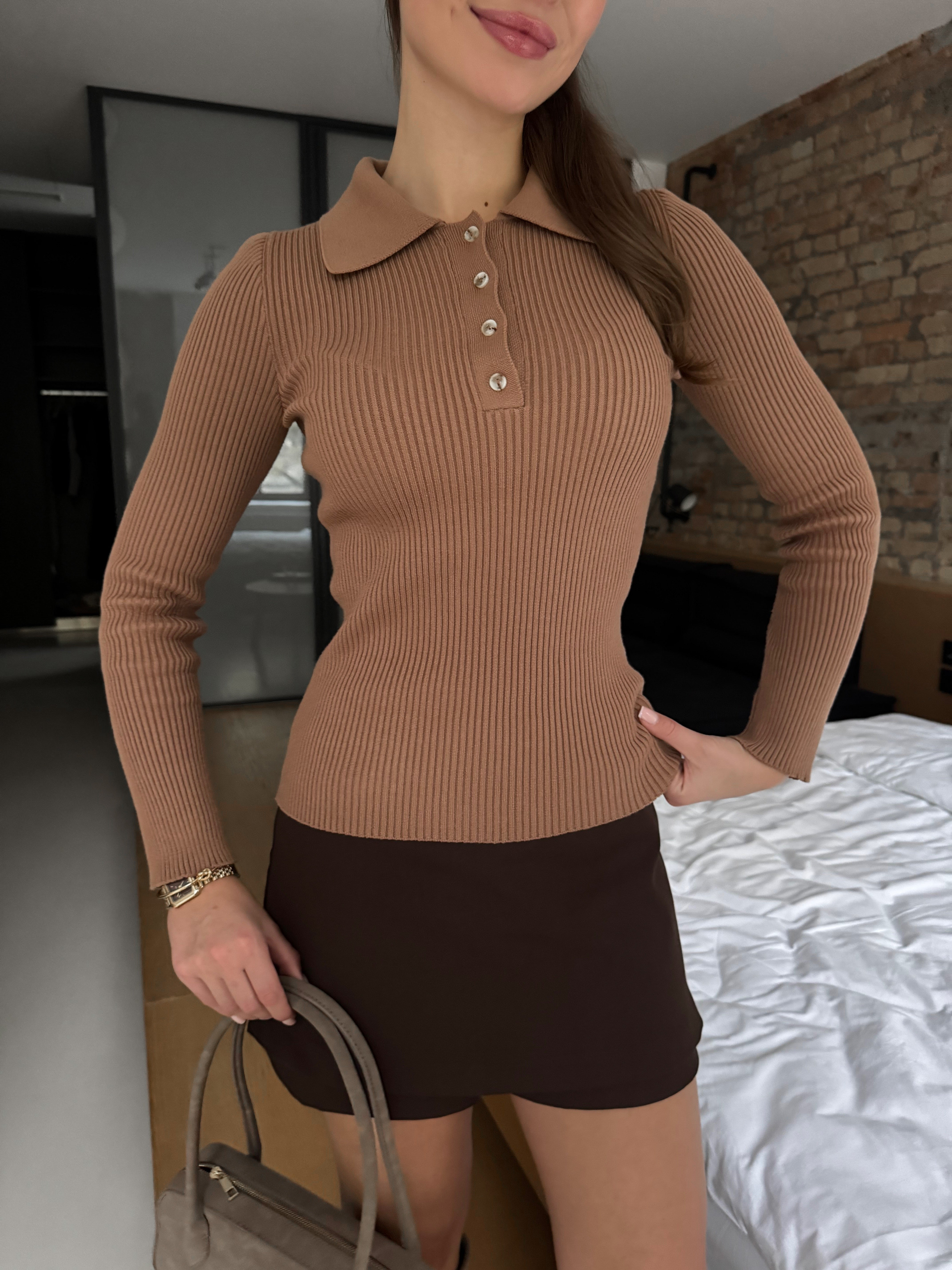 Джемпер поло в карамельному кольорі