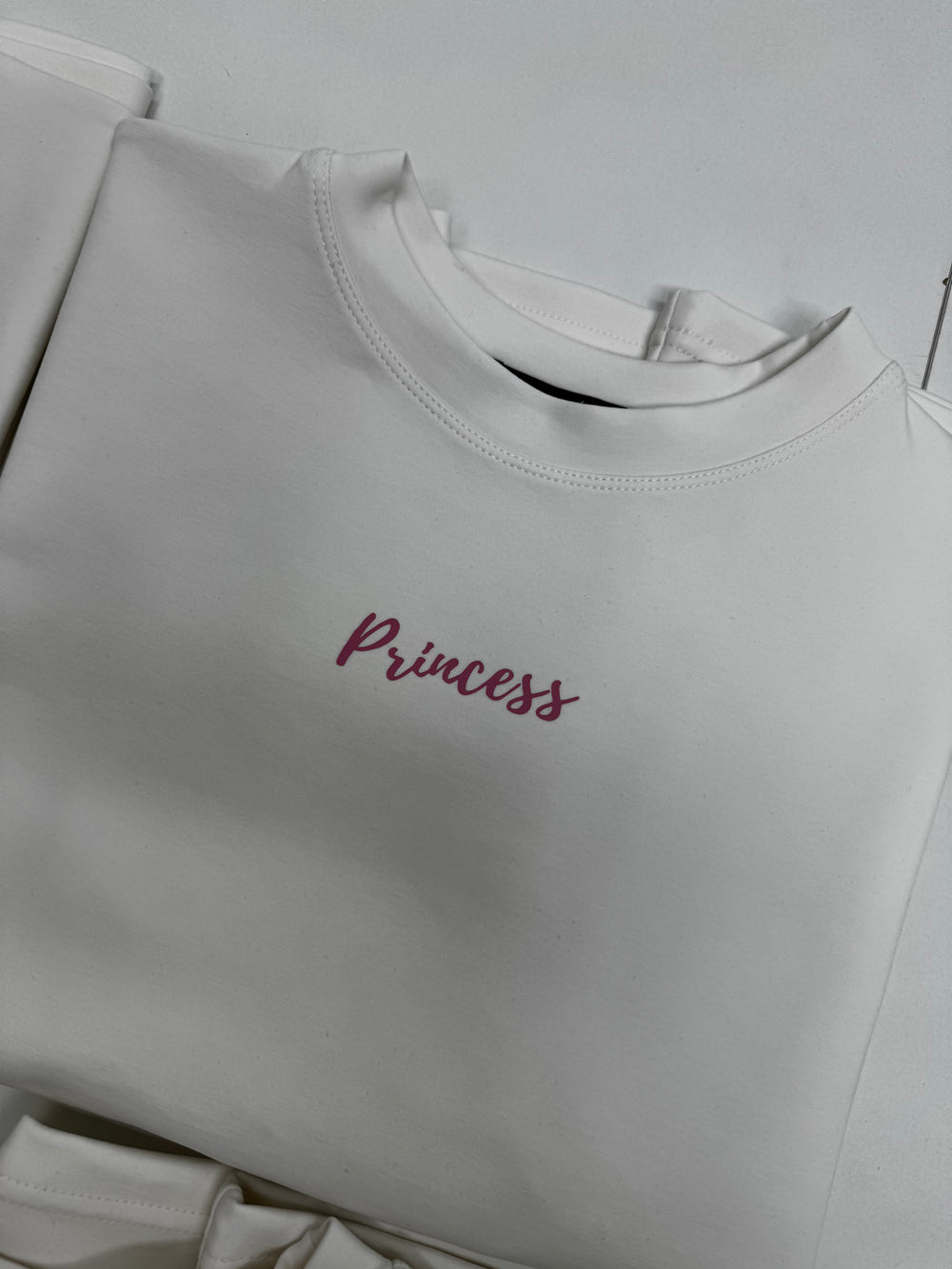 Молочна футболка з куліру Princess