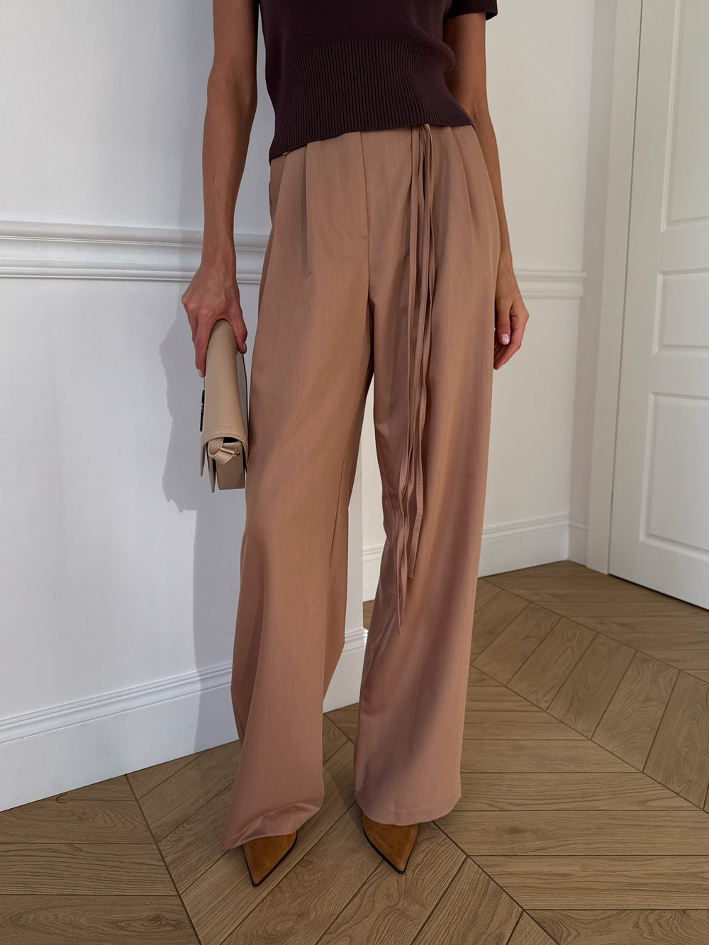 Брюки палаццо класичні в карамельному кольорі