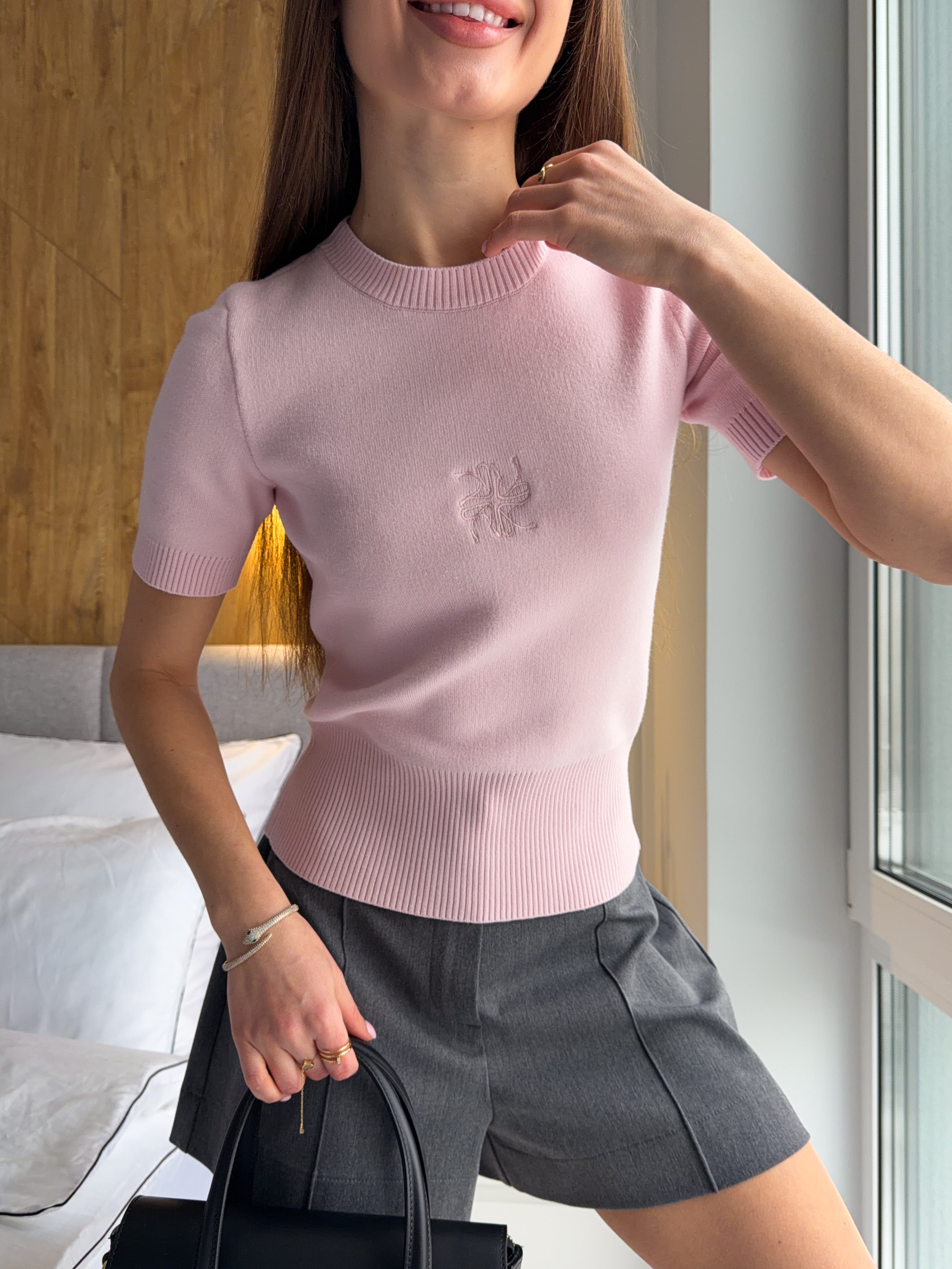 Футболка рожева з вишивкою