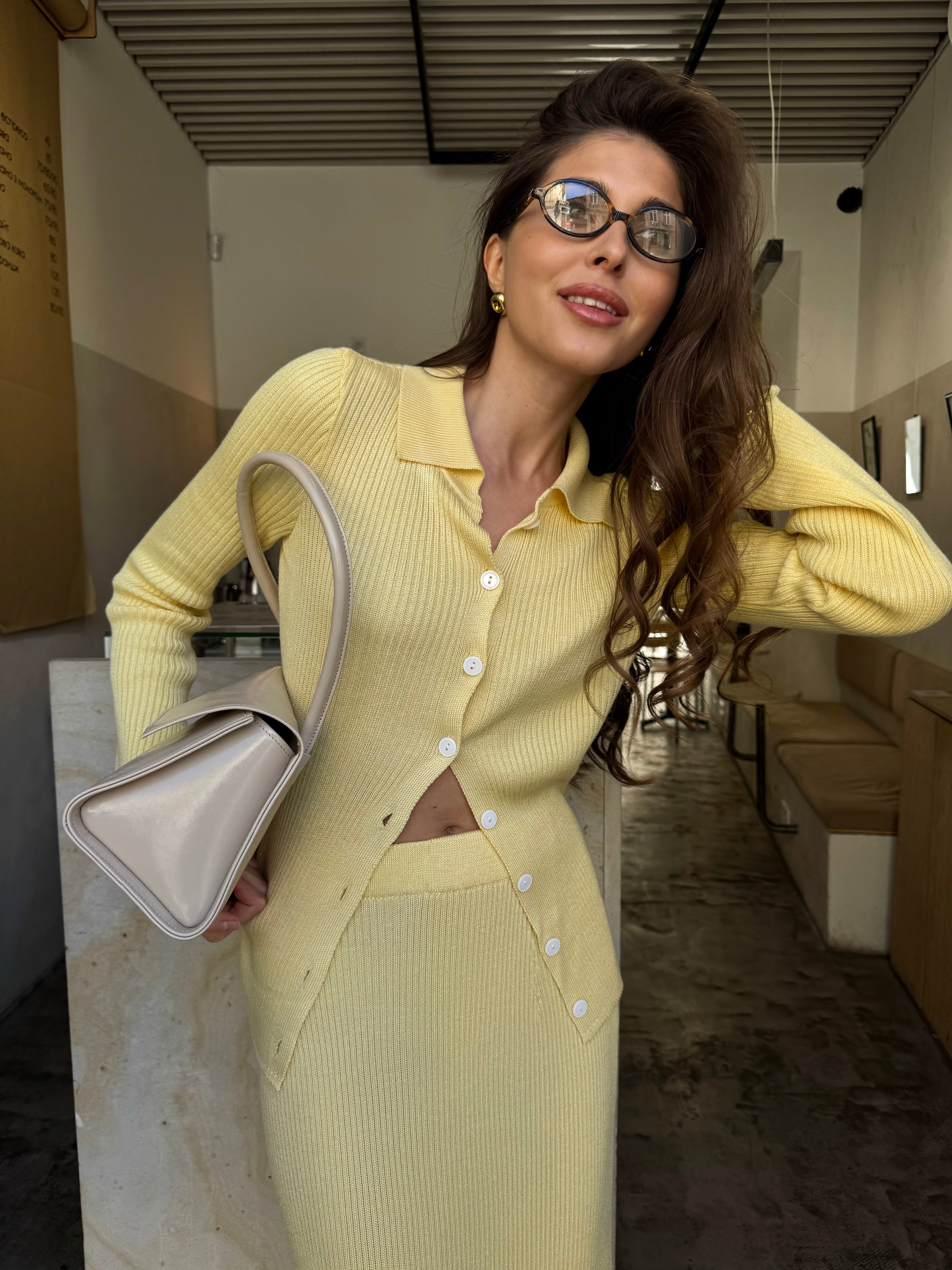 Кофтинка на гудзиках в лимонному кольорі